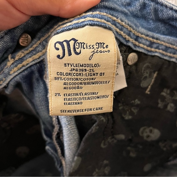 Miss Me Bootcut Jeans Distressed Embroidered Light Wash Western Size 29 - Picture 13 of 13
